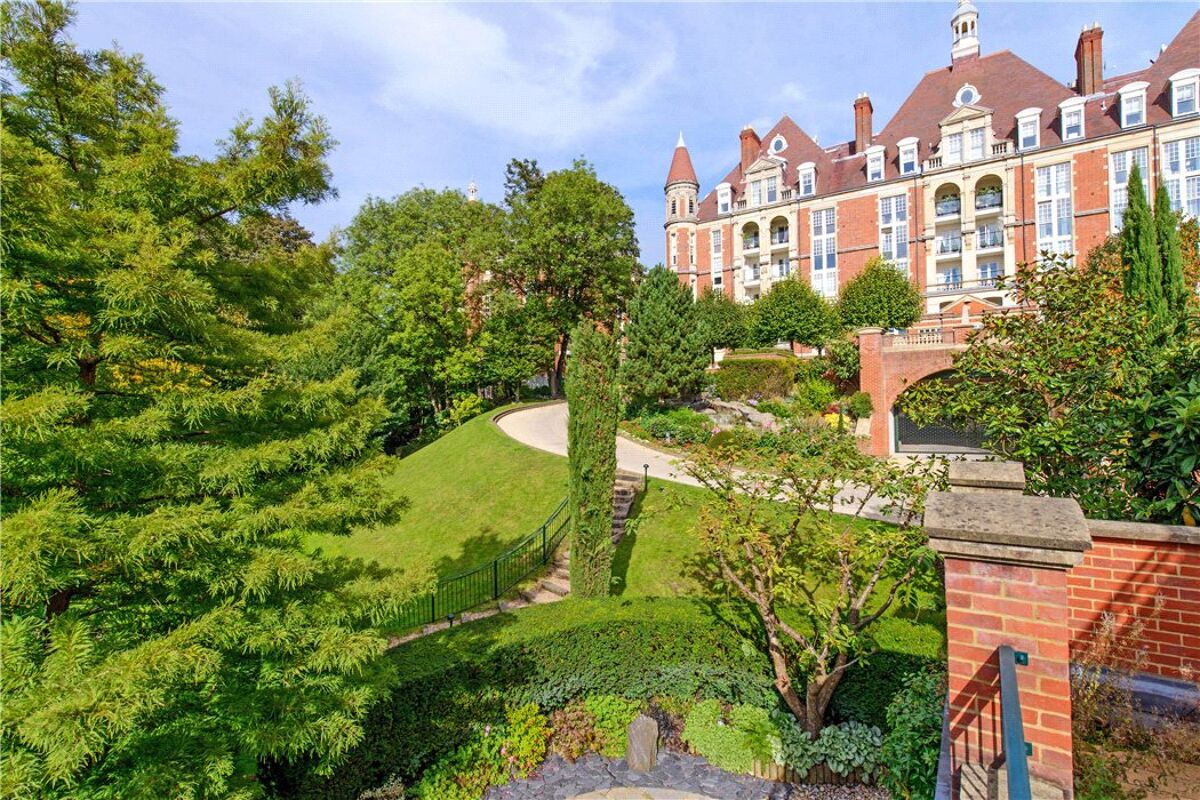 flat for sale in Mount Vernon, Frognal Rise, Hampstead, London, NW3