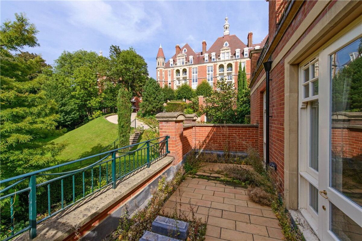 flat for sale in Mount Vernon, Frognal Rise, Hampstead, London, NW3