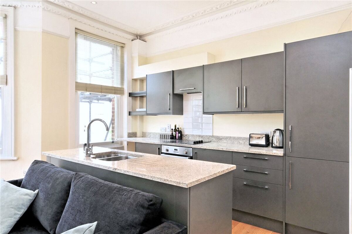 flat for sale in Pilgrims Lane, Hampstead, London, NW3 HAM140160