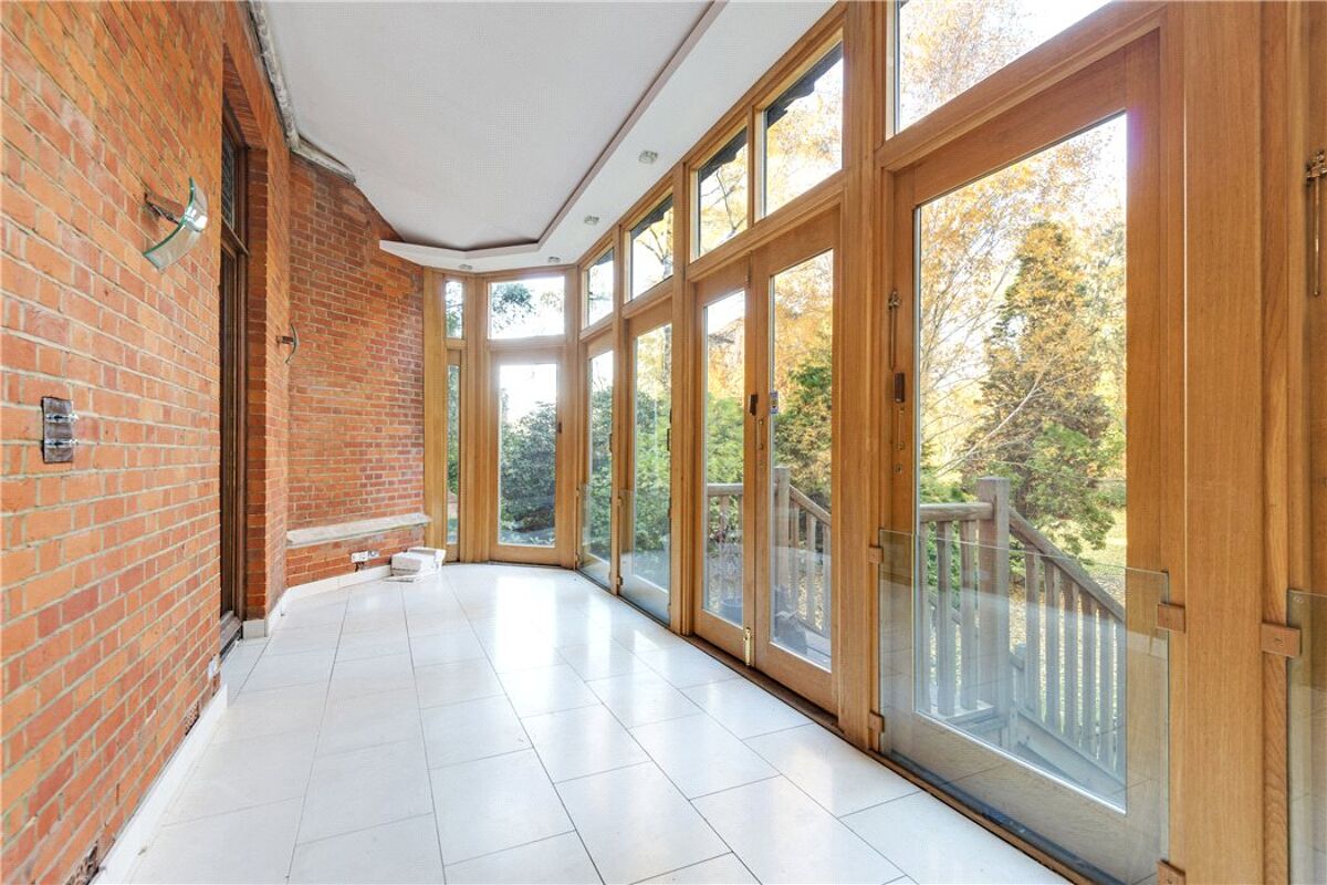 flat for sale in Fitzjohns Avenue, Hampstead, London, NW3 HAM160171