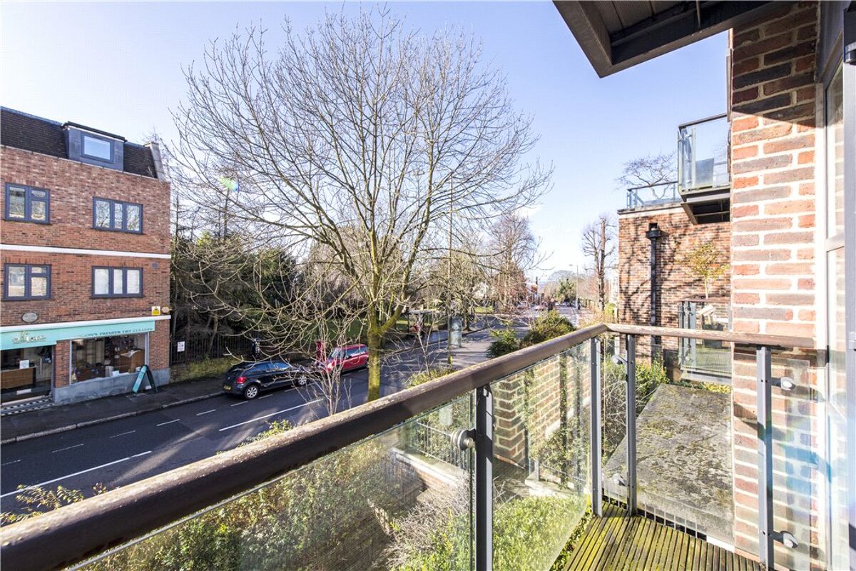 flat for sale in Heath Cut Lodge, North End Way, London, NW3
