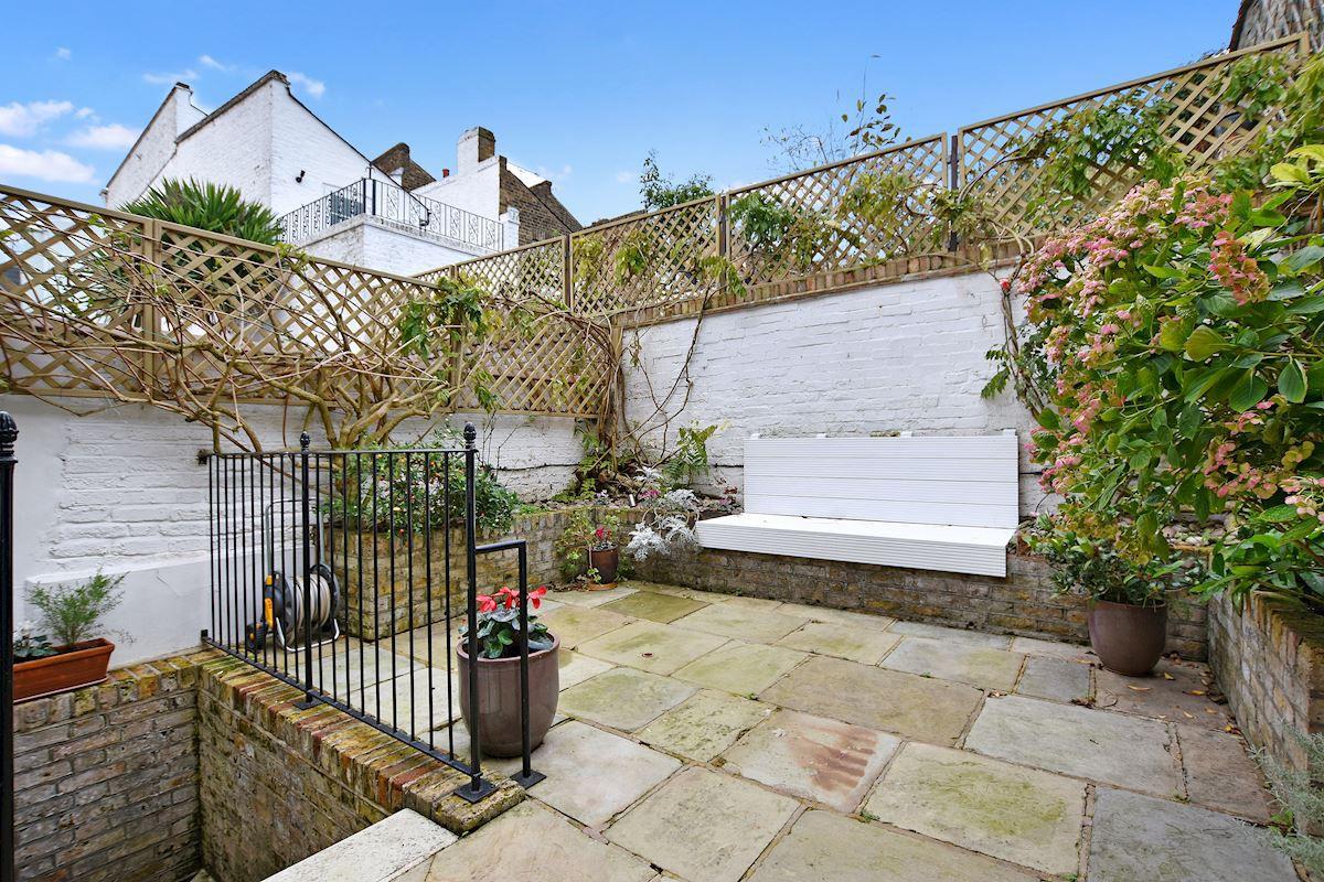 house to rent in Flask Walk, Hampstead NW3 HAQ012001486 Knight Frank
