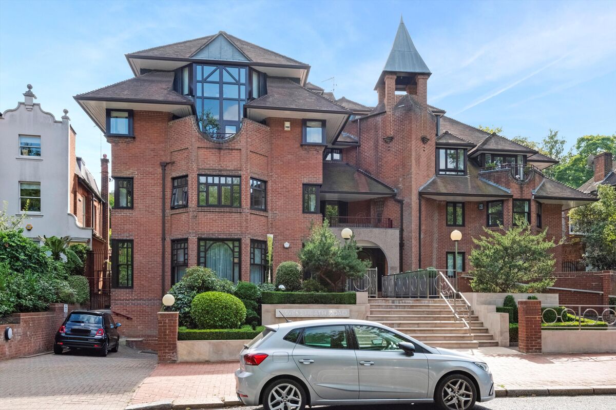 flat for sale in West Heath Road, Hampstead, NW3 HAQ012087373