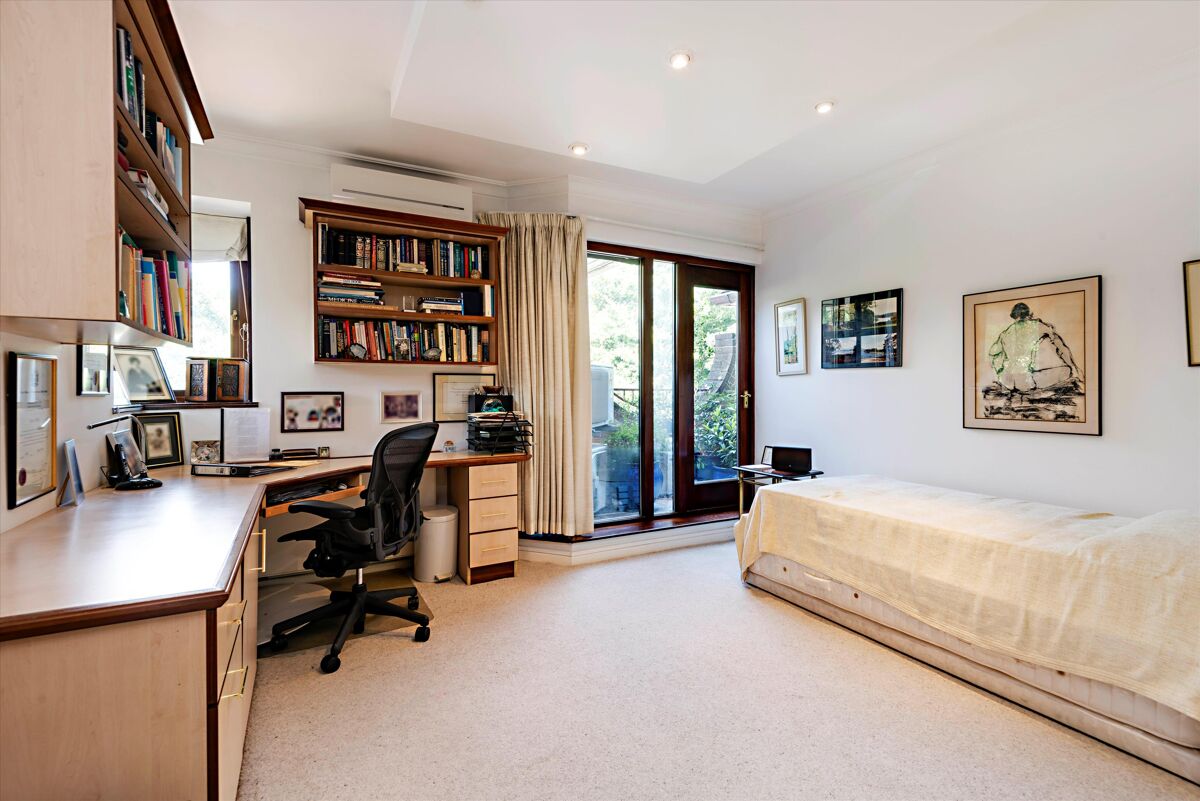 flat for sale in West Heath Road, Hampstead, NW3 HAQ012087373