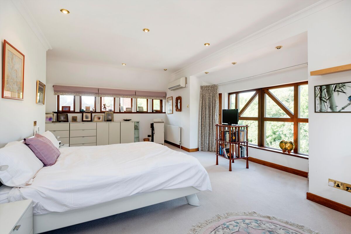 flat for sale in West Heath Road, Hampstead, NW3 HAQ012087373