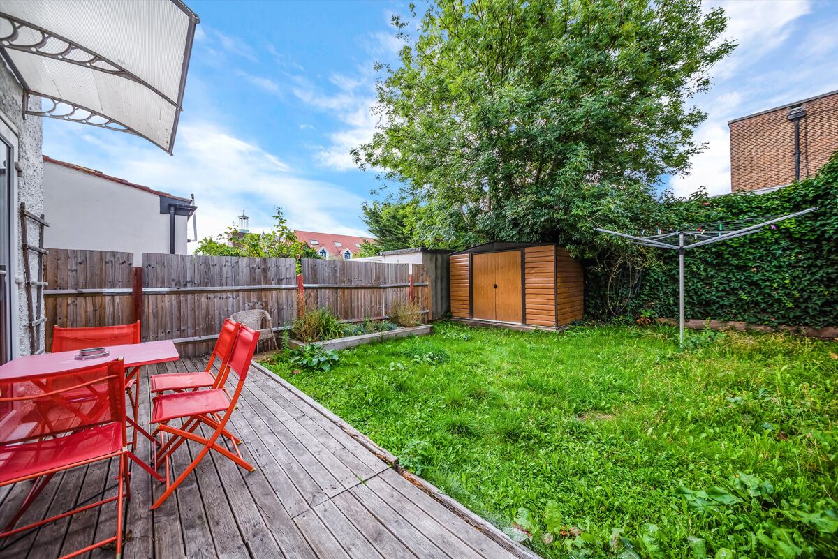 house to rent in London, NW11 HAQ012095699 Knight Frank