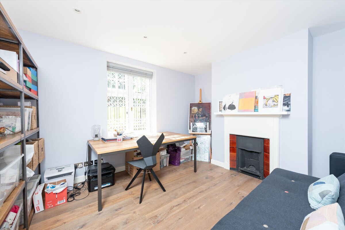 flat to rent in The Pryors, East Heath Road, Hampstead, NW3 HAQ012137187 Knight Frank