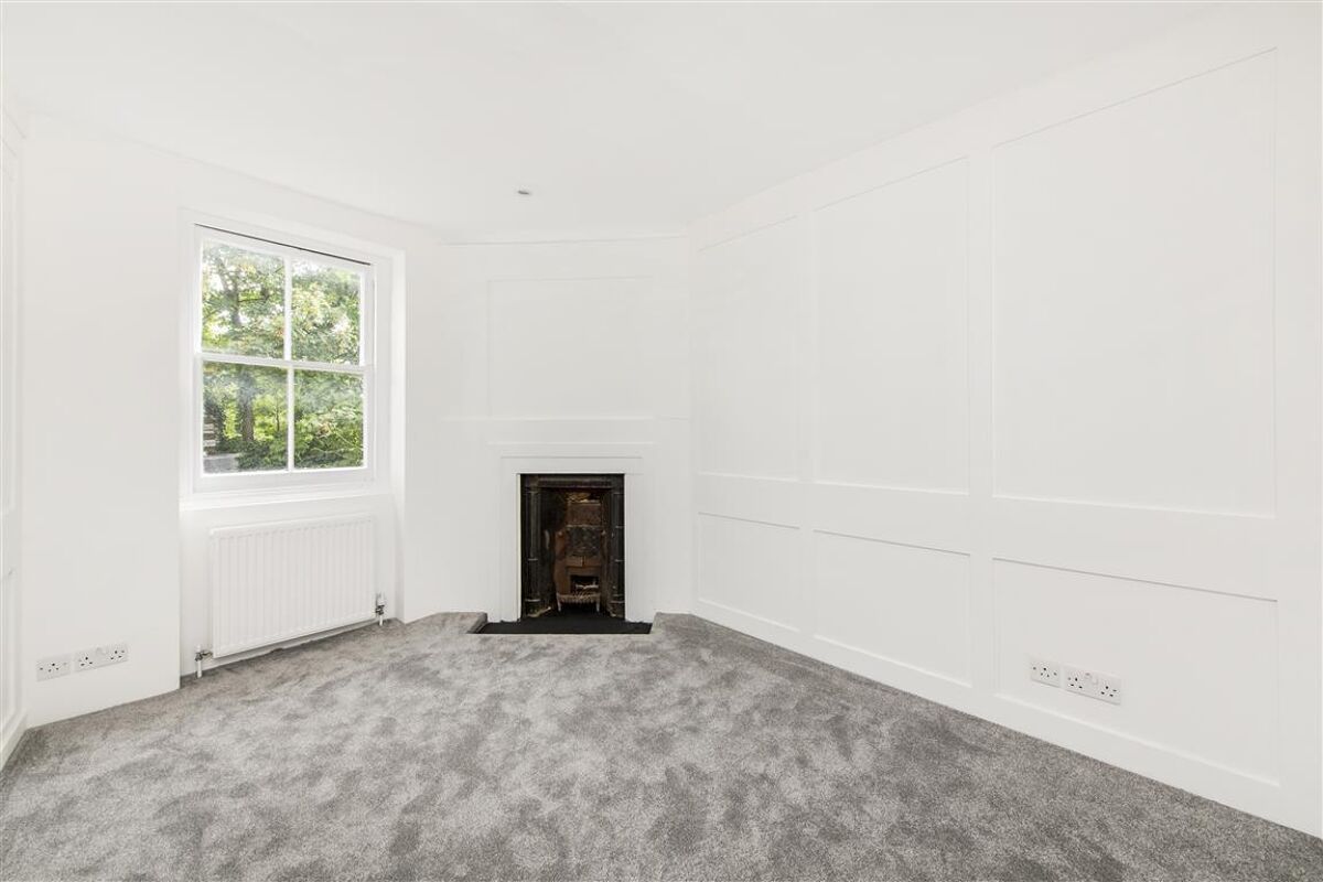 to rent in Highgate High Street, Highgate, London, N6