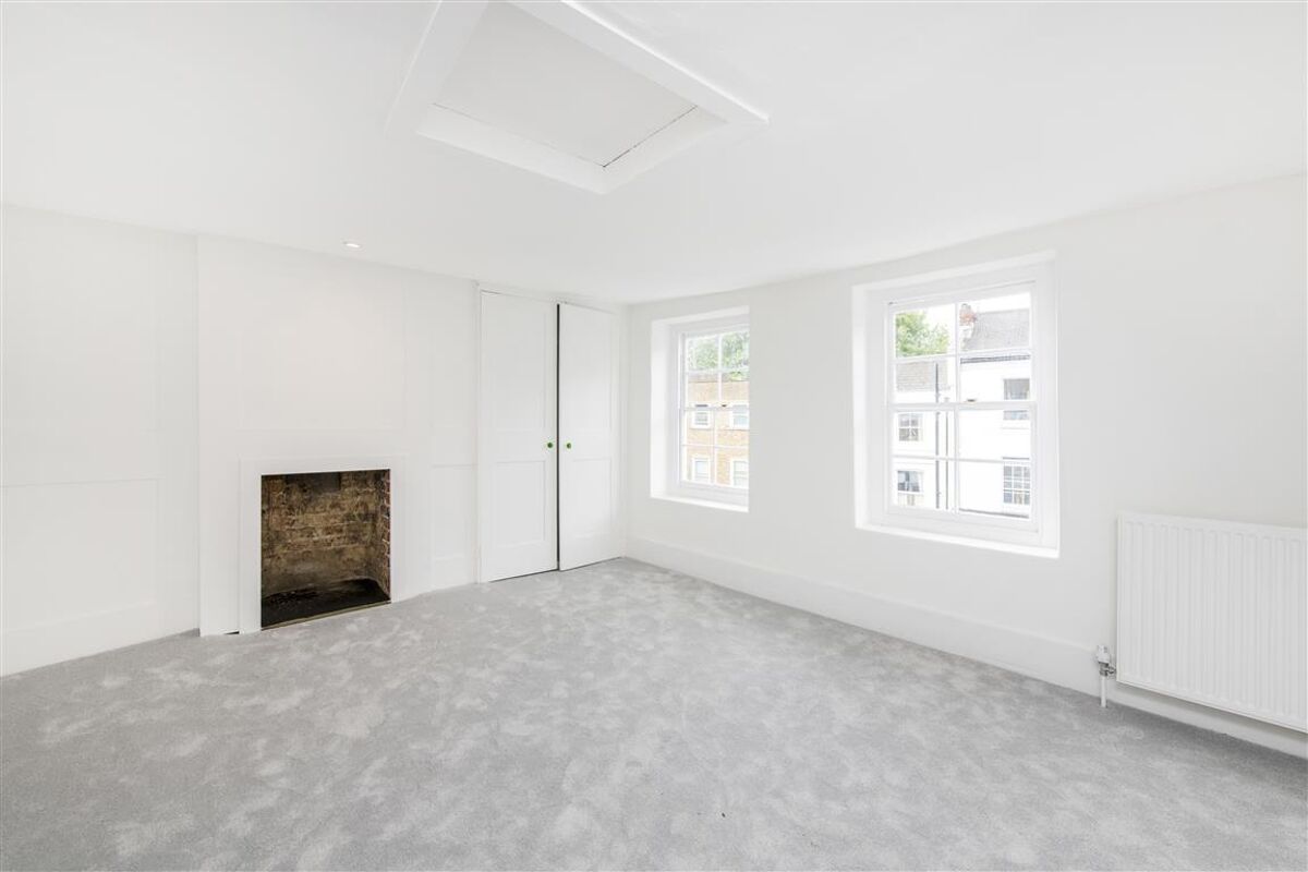to rent in Highgate High Street, Highgate, London, N6