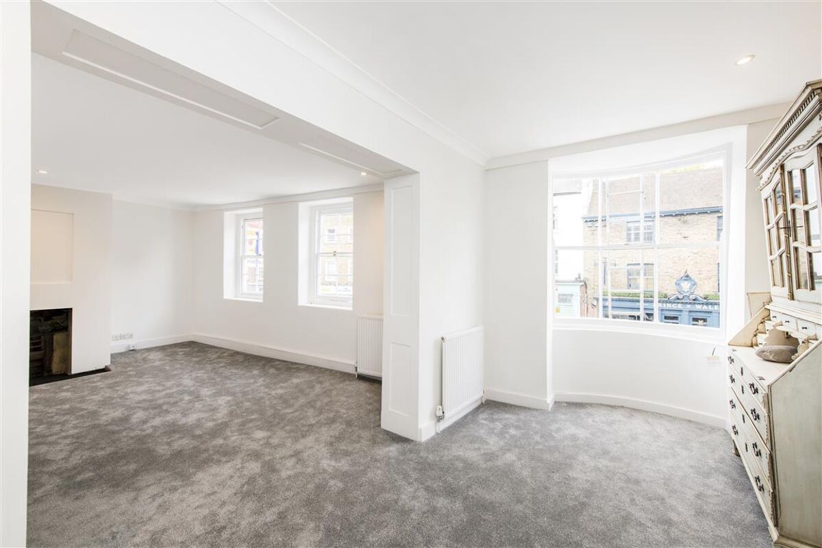 to rent in Highgate High Street, Highgate, London, N6