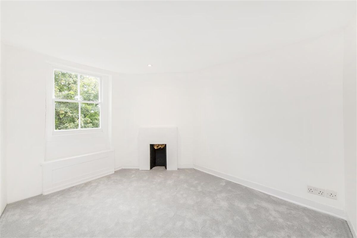 to rent in Highgate High Street, Highgate, London, N6