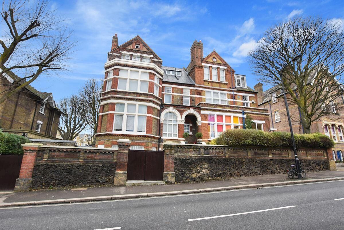 Flat to rent in Arkwright Road, Hampstead NW3 HAQ012192835 Knight Frank