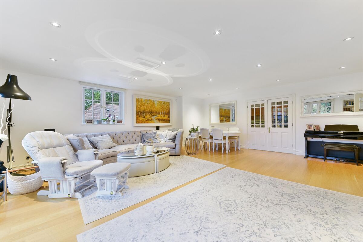 flat to rent in Maresfield Gardens, Hampstead, NW3 HAQ012217465