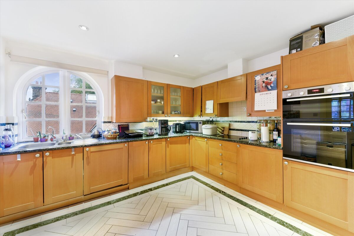 flat to rent in Maresfield Gardens, Hampstead, NW3 HAQ012217465