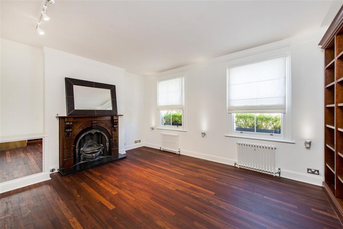 house to rent in New End, Hampstead, London, NW3 HAQ012221709