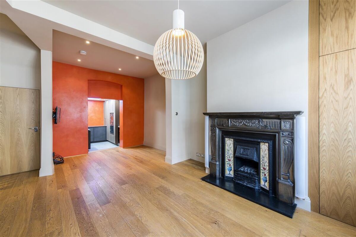 house to rent in New End, Hampstead, London, NW3 HAQ012221709
