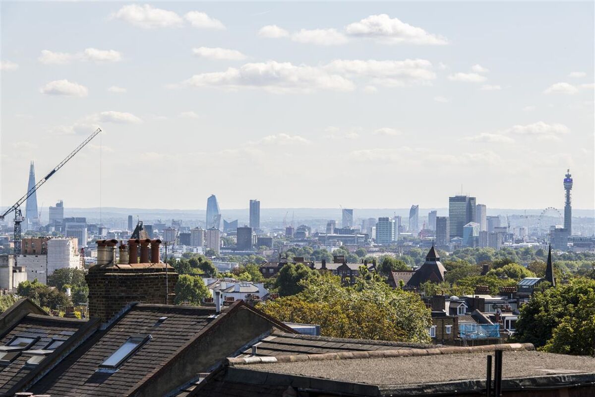 house to rent in New End, Hampstead, London, NW3 HAQ012221709