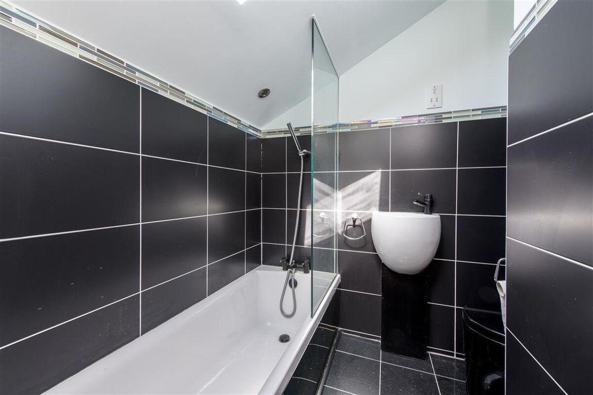 house to rent in New End, Hampstead, London, NW3 HAQ012221709