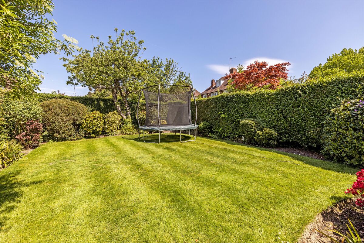 house to rent in Vivian Way, London, N2 HAQ012250131 Knight Frank