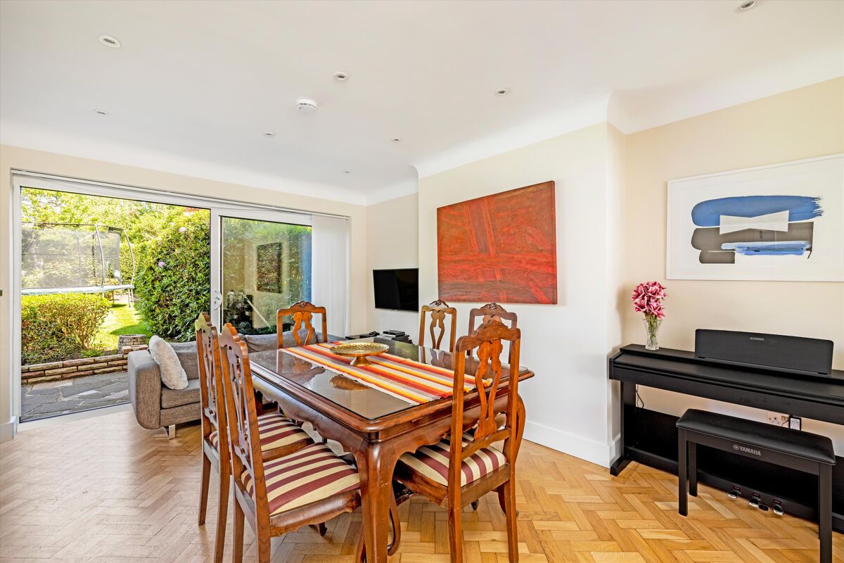 house to rent in Vivian Way, London, N2 HAQ012250131 Knight Frank