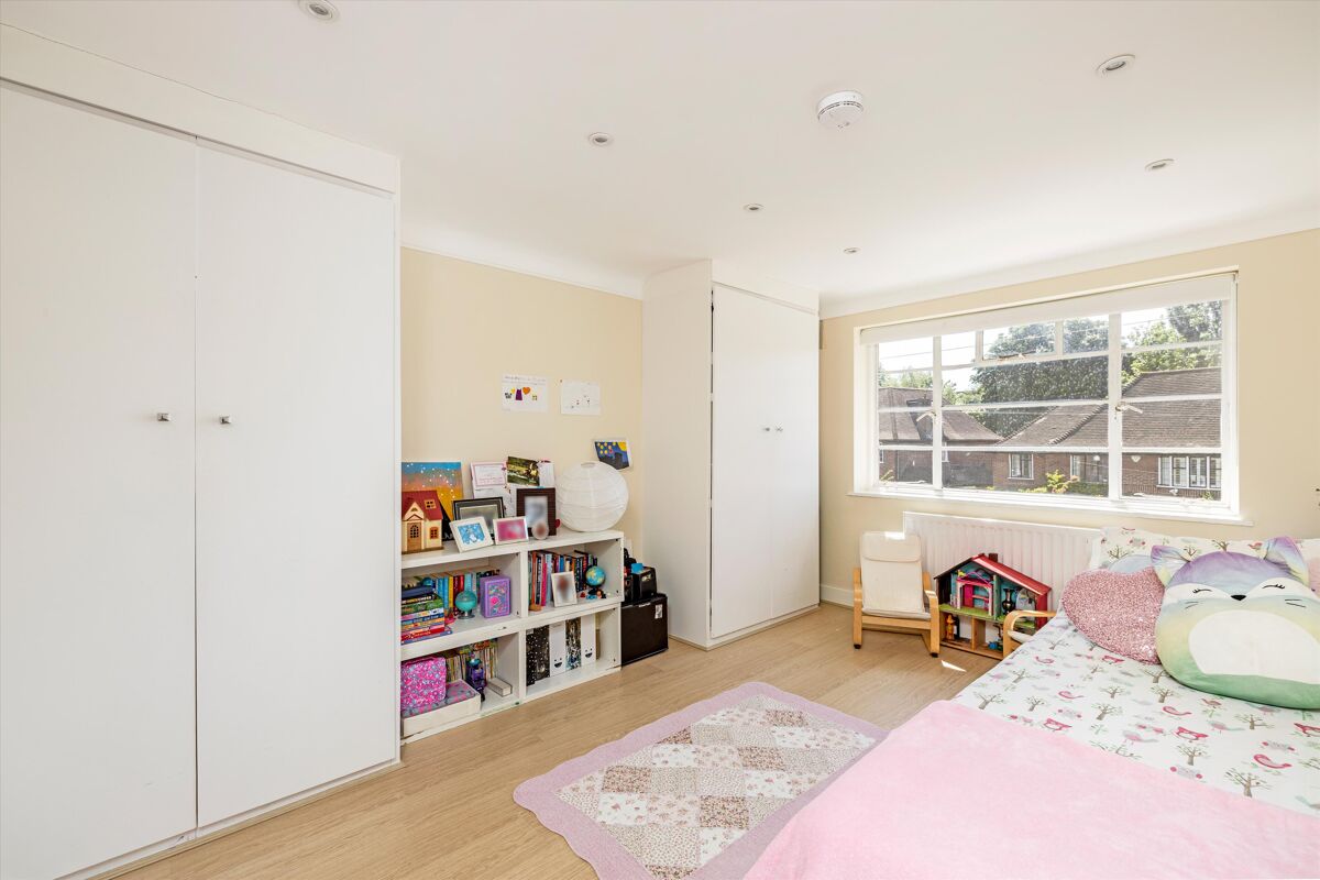 house to rent in Vivian Way, London, N2 HAQ012250131 Knight Frank