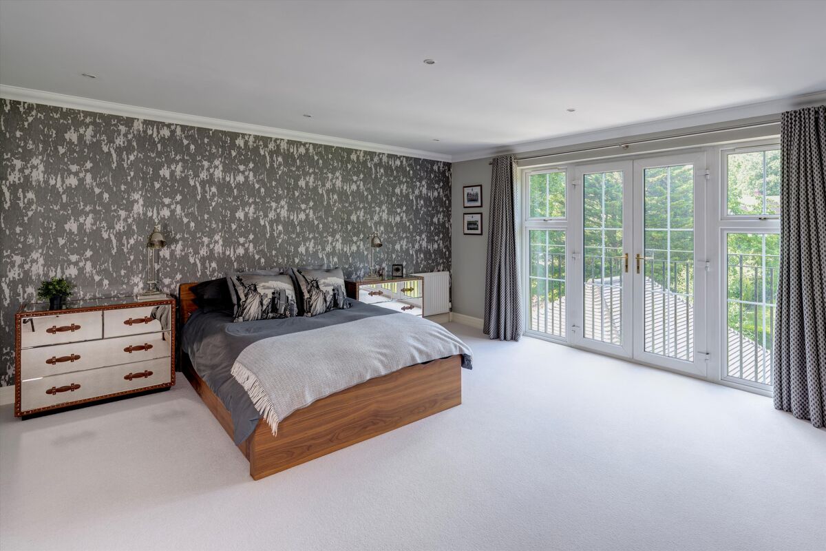 house to rent in Burgess Wood Road, Beaconsfield, Buckinghamshire, HP9