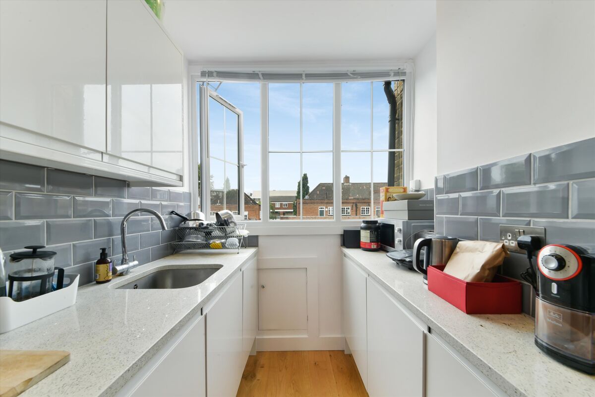 Flat to rent in St. Johns Wood High Street, London, NW8 HAQ012349140