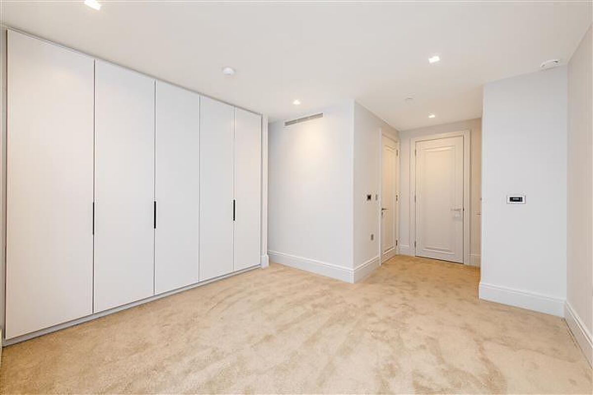 flat to rent in Hampstead Manor, Kidderpore Avenue, Hampstead, London