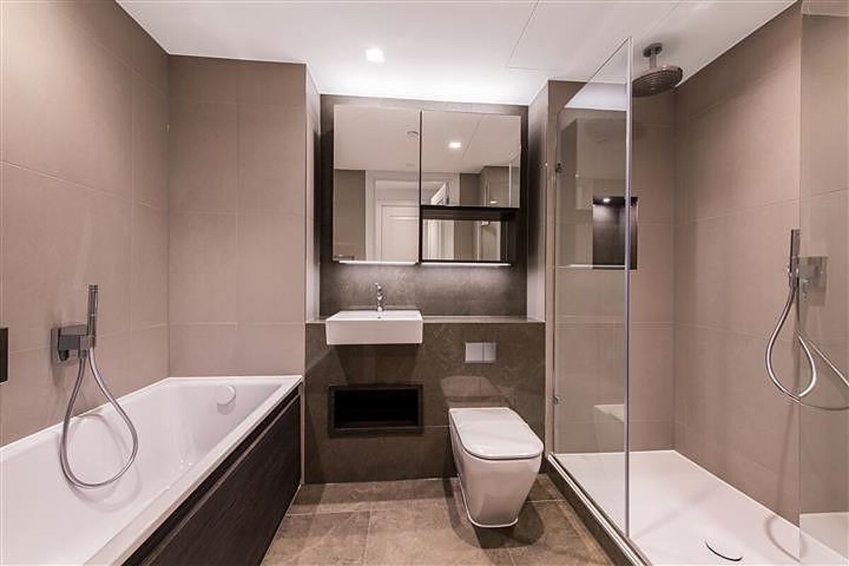 flat to rent in Hampstead Manor, Kidderpore Avenue, Hampstead, London