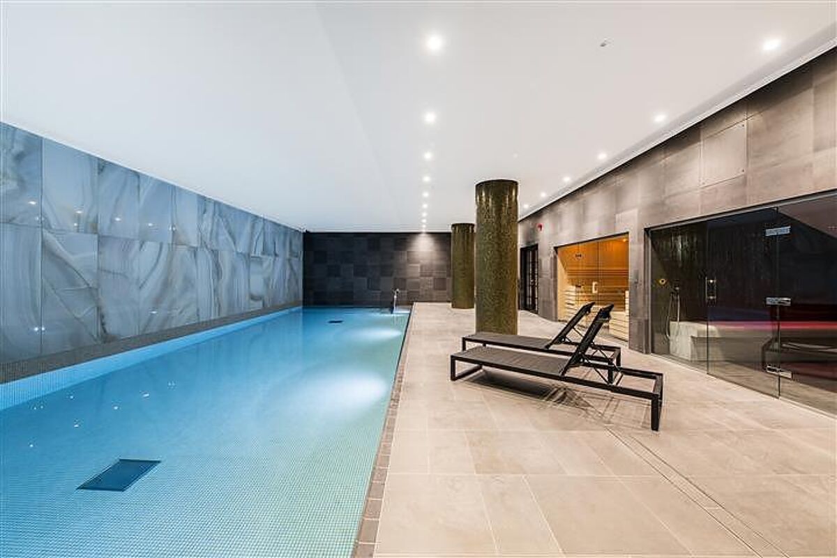 flat to rent in Hampstead Manor, Kidderpore Avenue, Hampstead, London