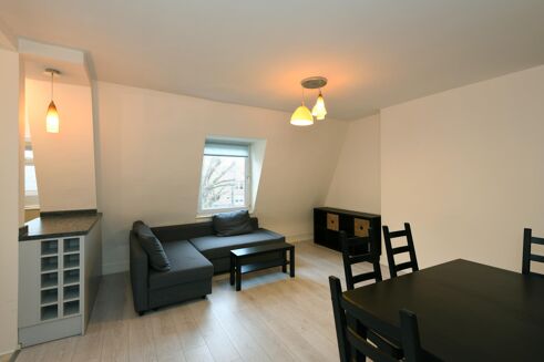 Picture of 2 bedroom flat for rent.