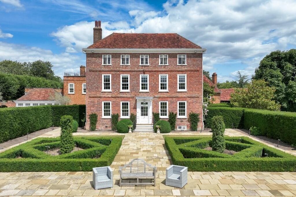 Image of Old House Lane, Kings Langley, Hertfordshire, WD4.