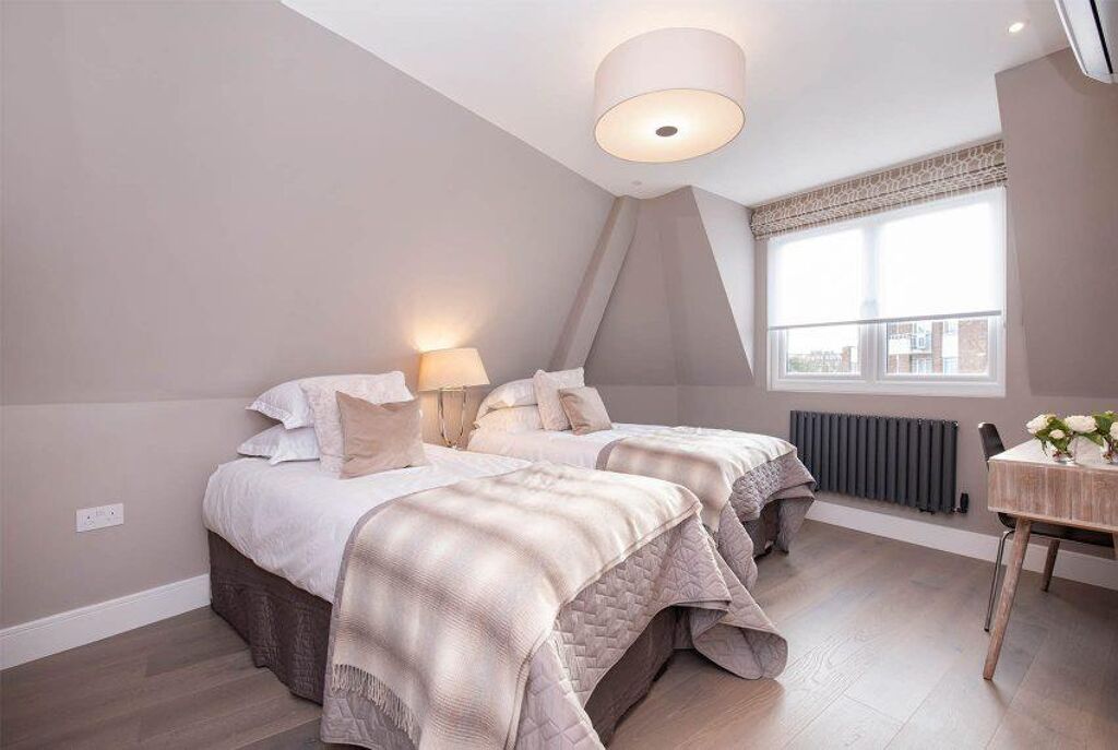 Image of Woodlands, London, NW11.