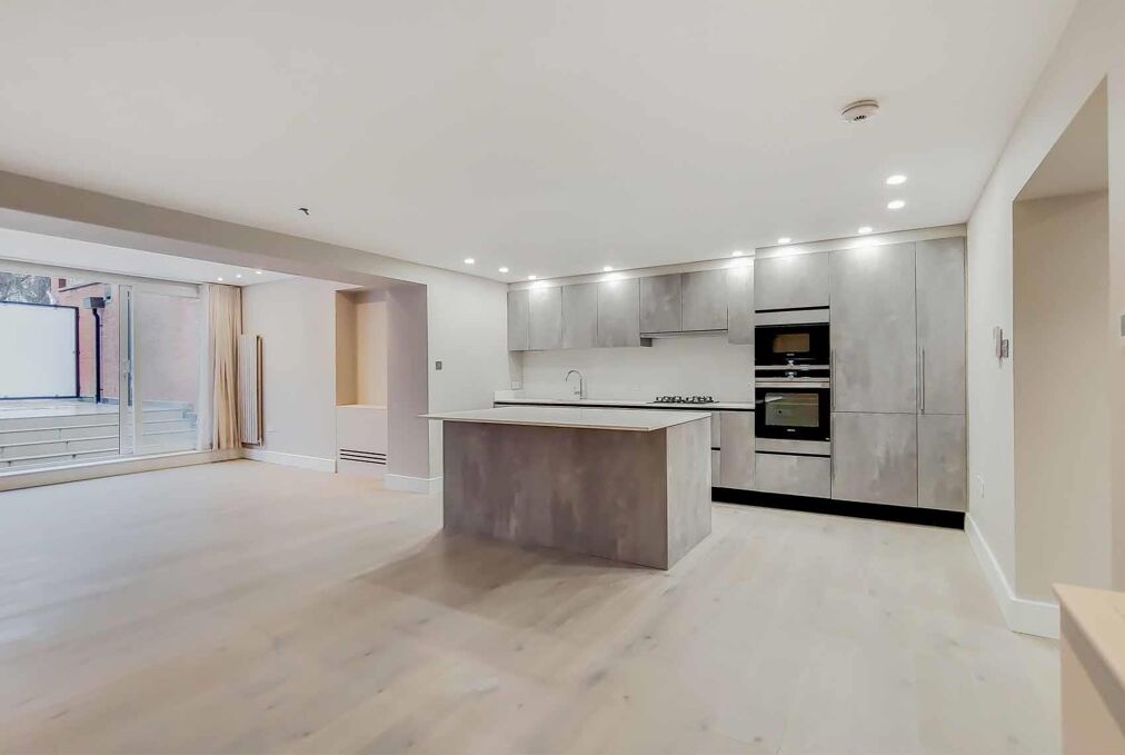 Image of Fitzjohns Avenue, Hampstead, NW3