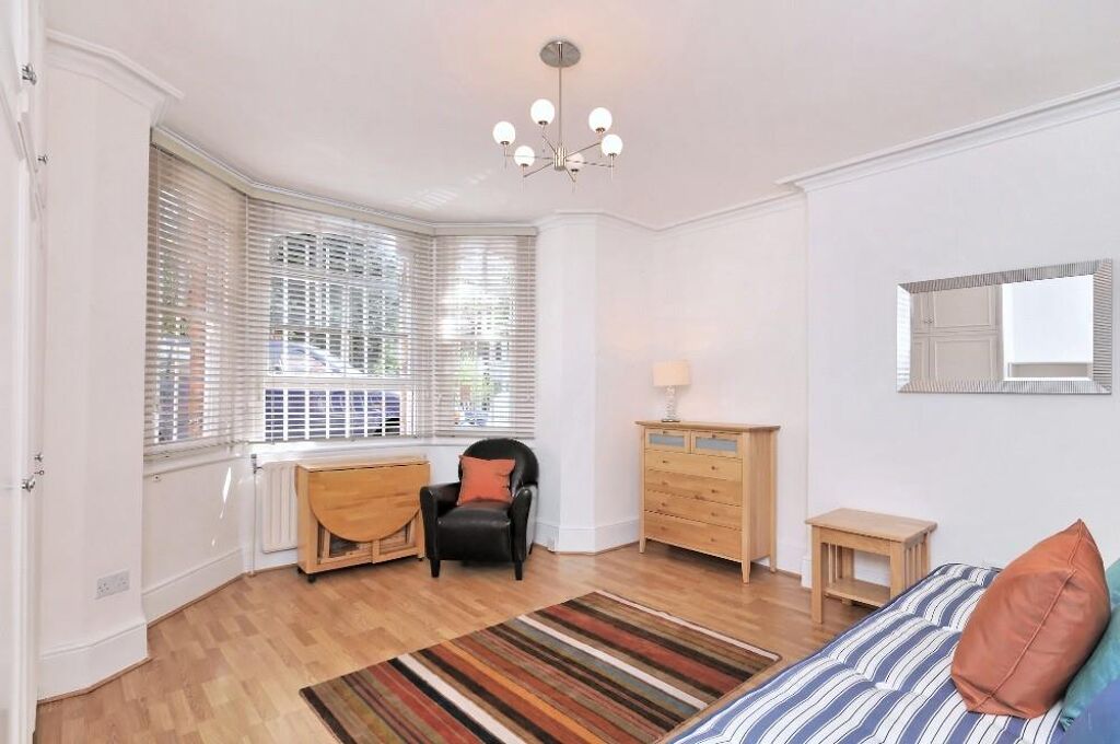 Image of Netherhall Gardens, Hampstead, London, NW3