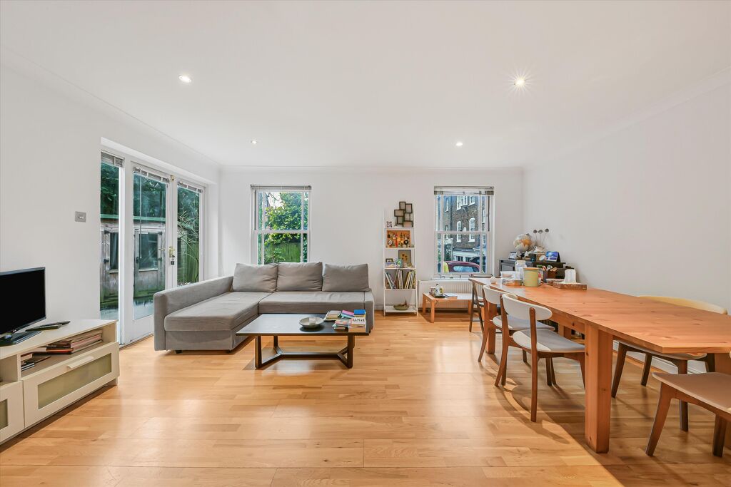 Image of Perrins Walk, Hampstead, London, NW3