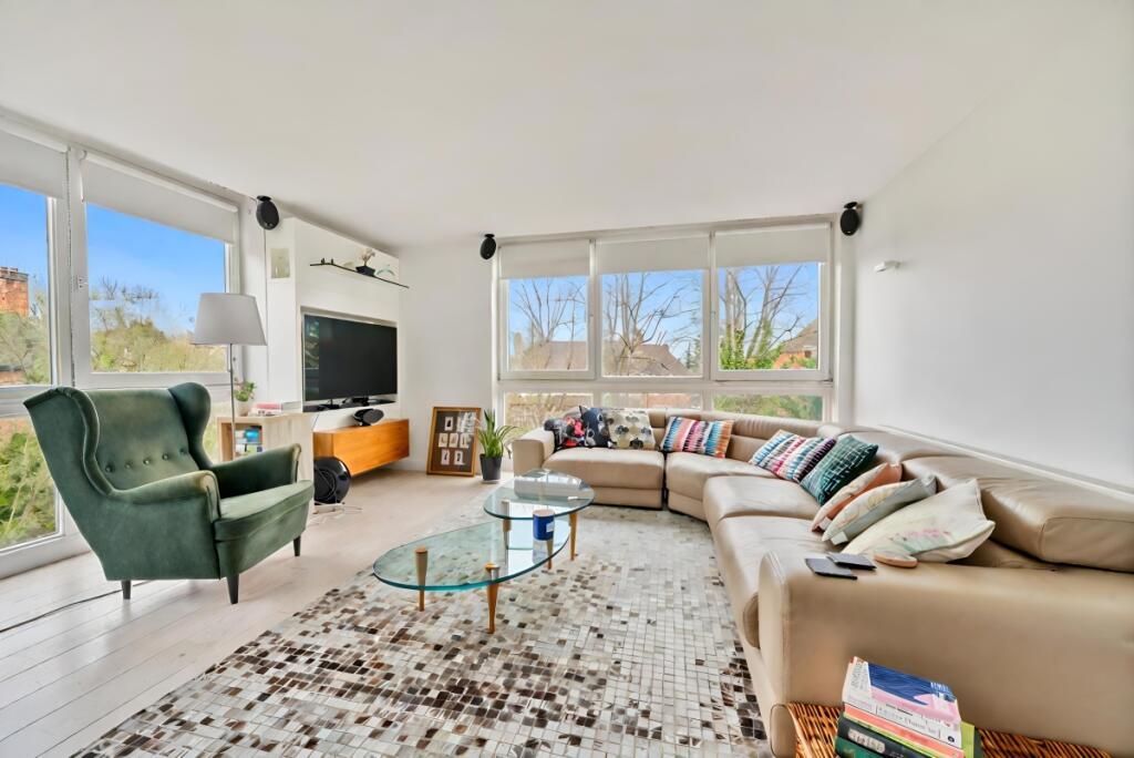 Image of Bracknell Gardens, London, NW3