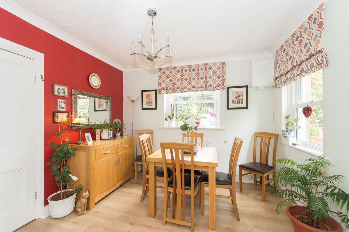 flat for sale in Kent Road, Harrogate, HG1 HAR012009161 Knight Frank