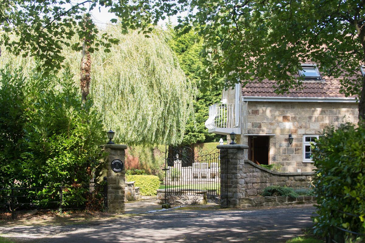 house for sale in Pannal Road, Follifoot, Harrogate, North Yorkshire