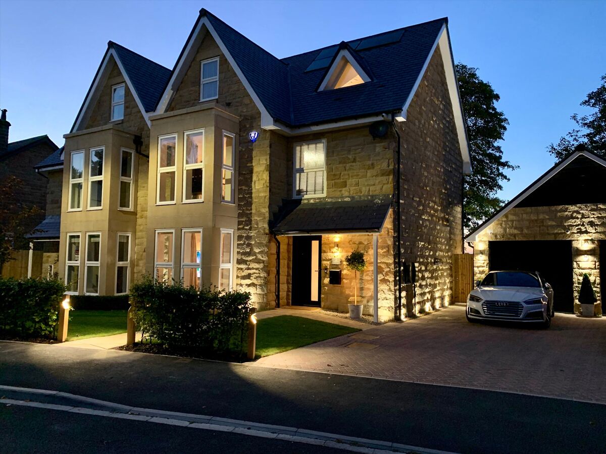 house for sale in Connaught Court, Harrogate, North Yorkshire, HG1