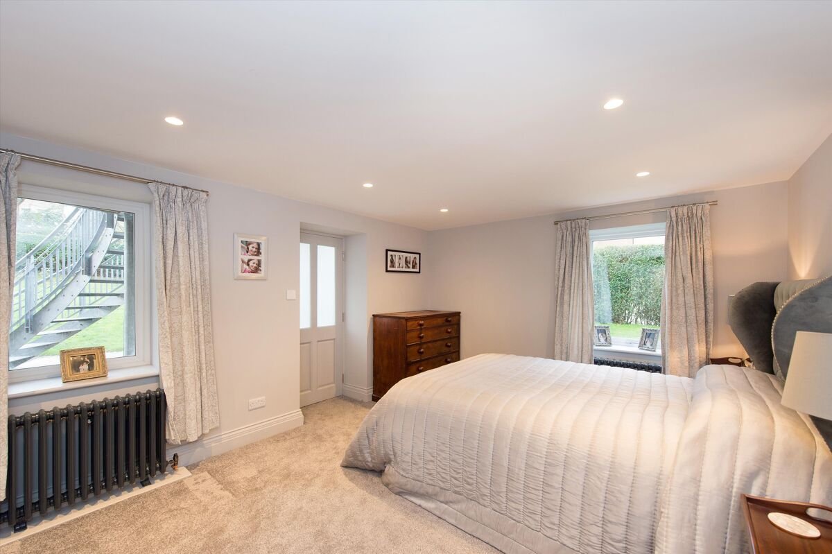 townhouse for sale in Hereford Lodge, 58 Cornwall Road, Harrogate, North Yorkshire, HG1