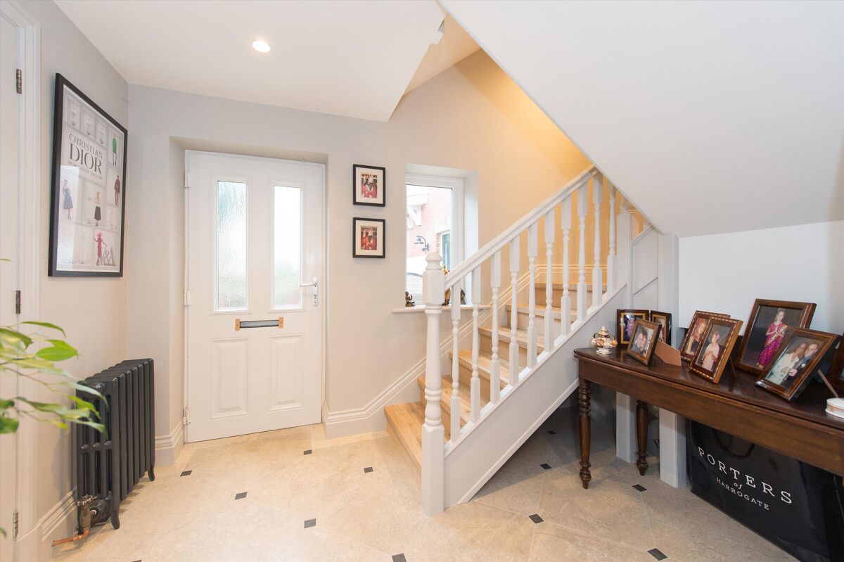 townhouse for sale in Hereford Lodge, 58 Cornwall Road, Harrogate, North Yorkshire, HG1
