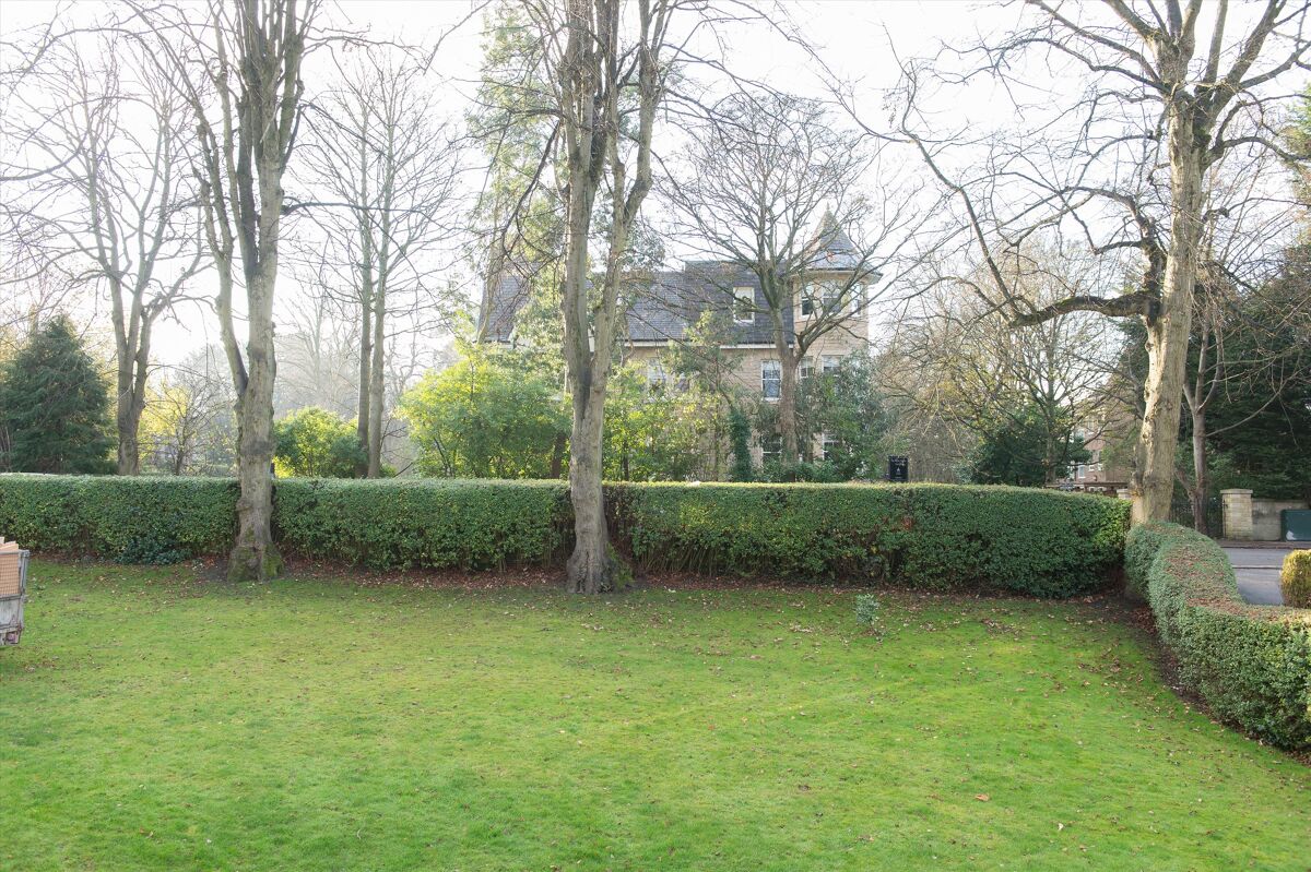 townhouse for sale in Hereford Lodge, 58 Cornwall Road, Harrogate, North Yorkshire, HG1