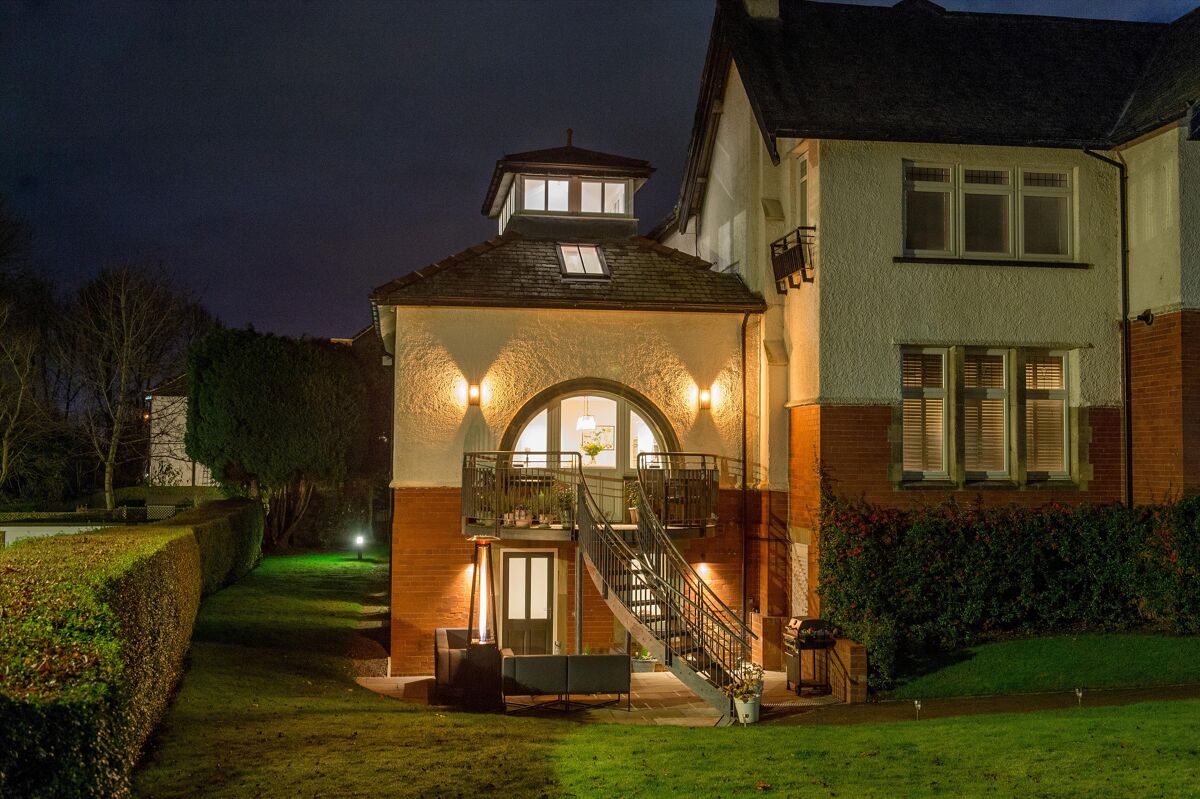 townhouse for sale in Hereford Lodge, 58 Cornwall Road, Harrogate