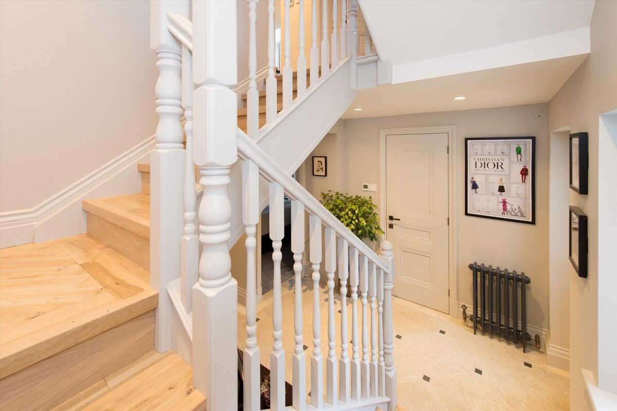 townhouse for sale in Hereford Lodge, 58 Cornwall Road, Harrogate, North Yorkshire, HG1