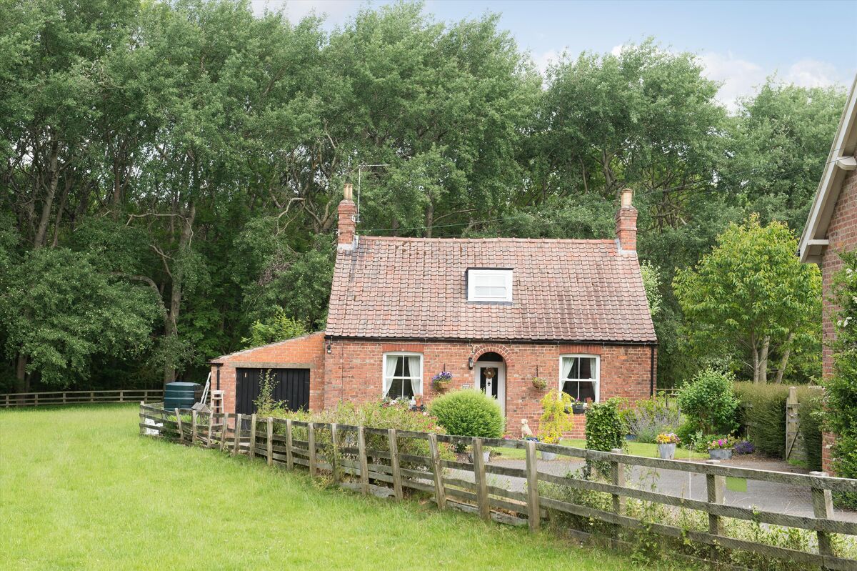 house for sale in Crosby, Northallerton, North Yorkshire, DL6