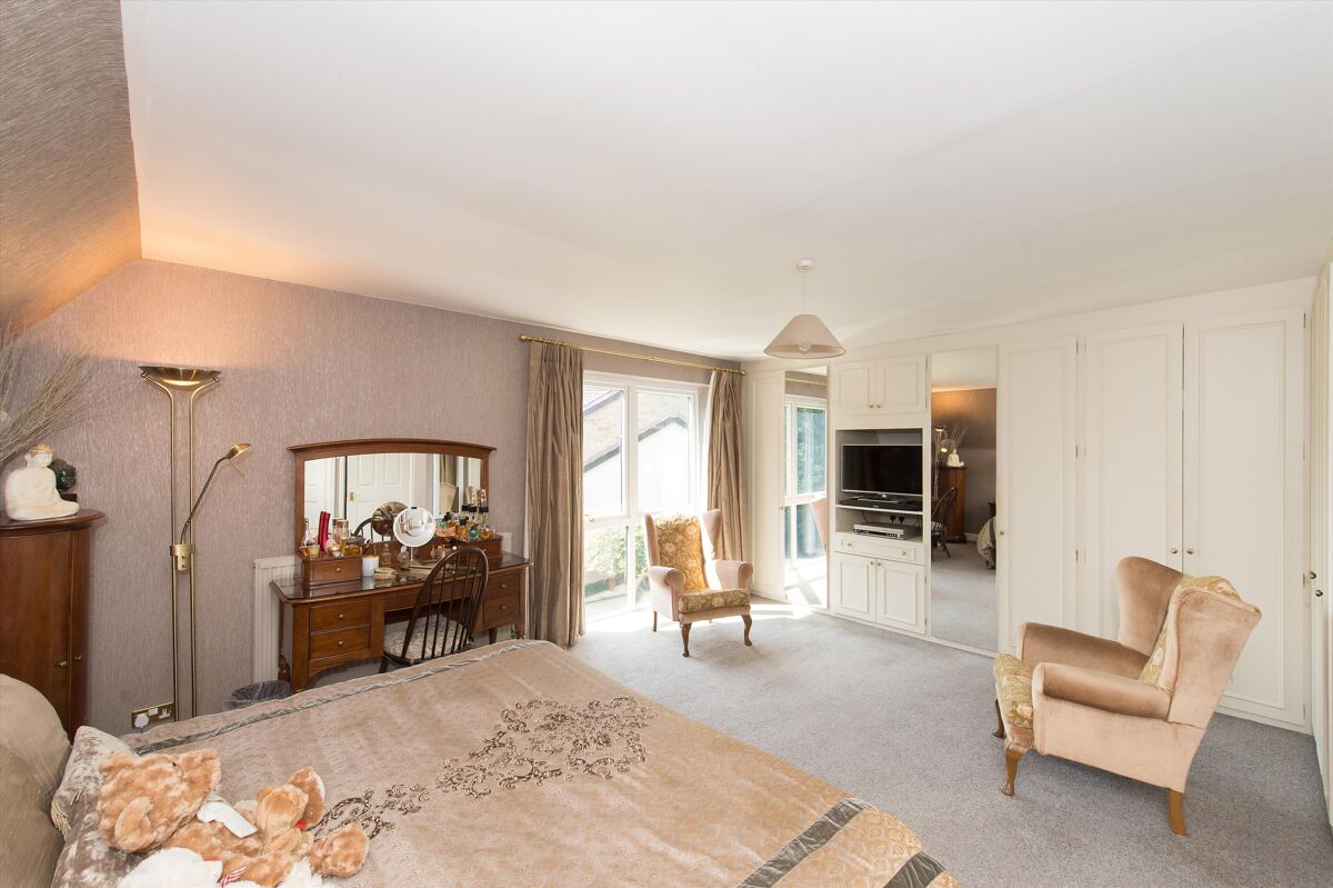 house for sale in Leadhall Grove, Harrogate, North Yorkshire, HG2