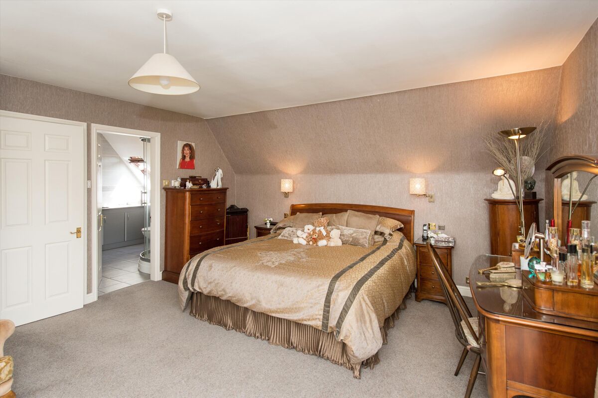 house for sale in Leadhall Grove, Harrogate, North Yorkshire, HG2