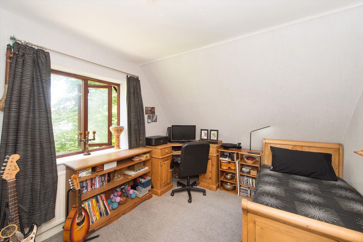 house for sale in Leadhall Grove, Harrogate, North Yorkshire, HG2