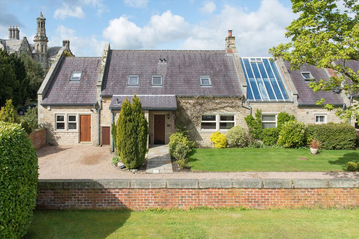 house for sale in Moor Park, Beckwithshaw, Harrogate, North Yorkshire